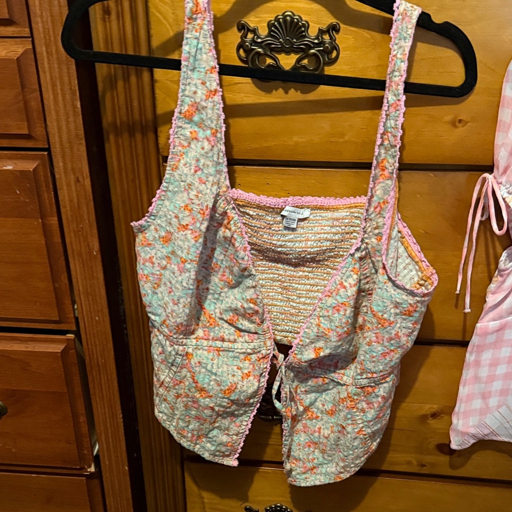 Bundle of 3 flowy and fun tops size xl/xxl